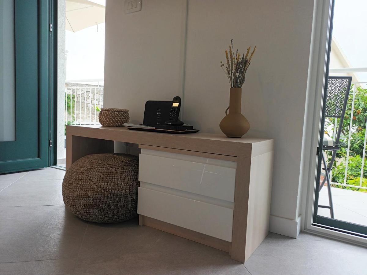 Jesliving Hvar - 2 Bedroom Elegant Apartment With Sea View In Historic Center Of Hvar Town Exterior photo