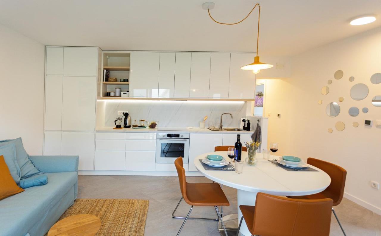 Jesliving Hvar - 2 Bedroom Elegant Apartment With Sea View In Historic Center Of Hvar Town Exterior photo