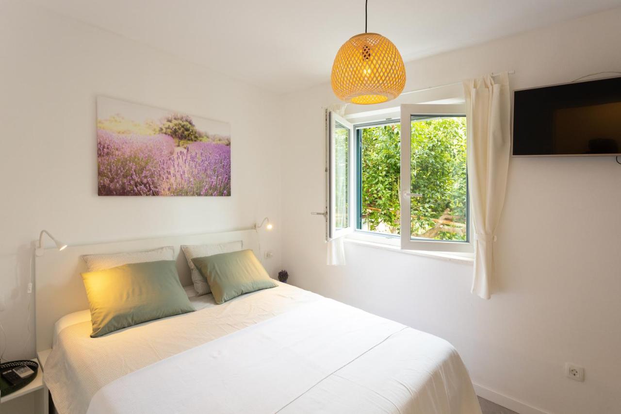 Jesliving Hvar - 2 Bedroom Elegant Apartment With Sea View In Historic Center Of Hvar Town Exterior photo